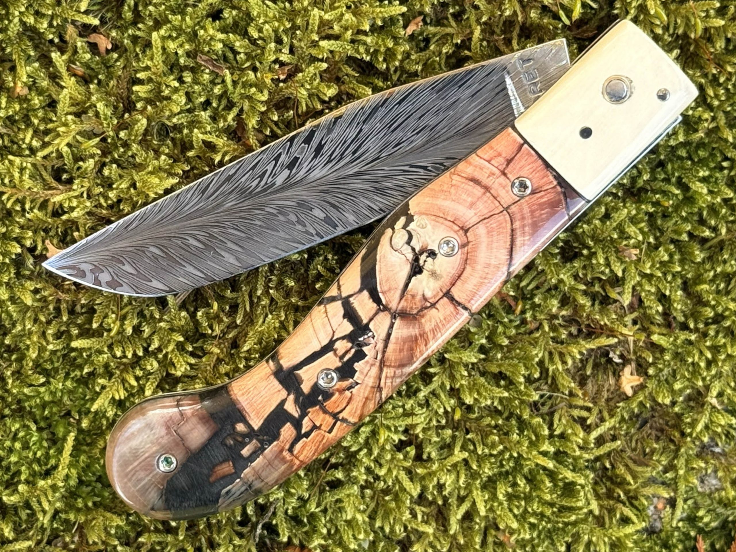 Yatagan 11.5 Cm Pulpe ivoire de mammouth Damas plume